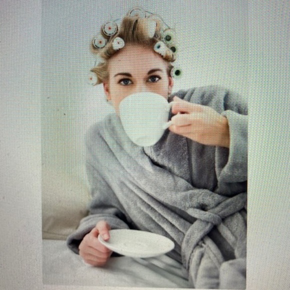 Don't let today be a waste of hair and makeup🫦 - Picture 9 of 14